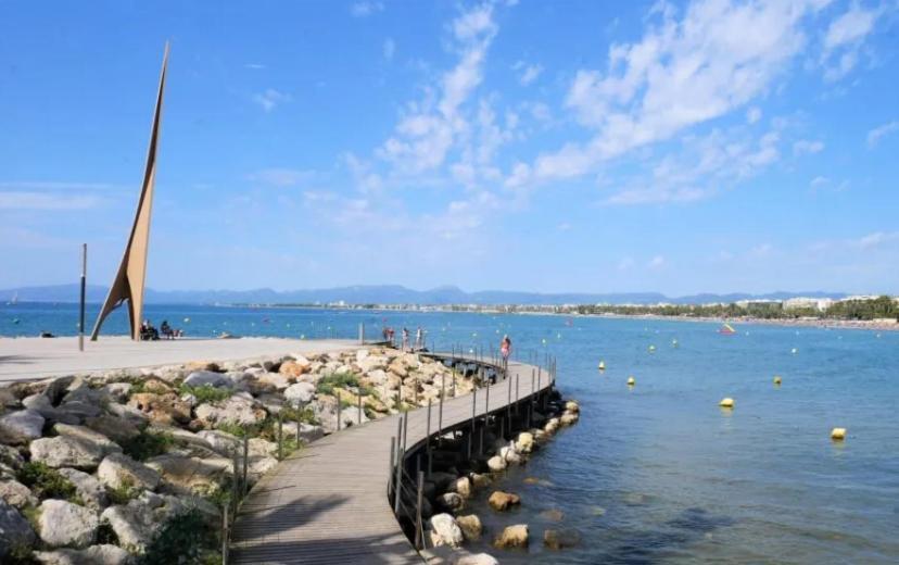 Apartamentos Intersalou Priorat Екстериор снимка