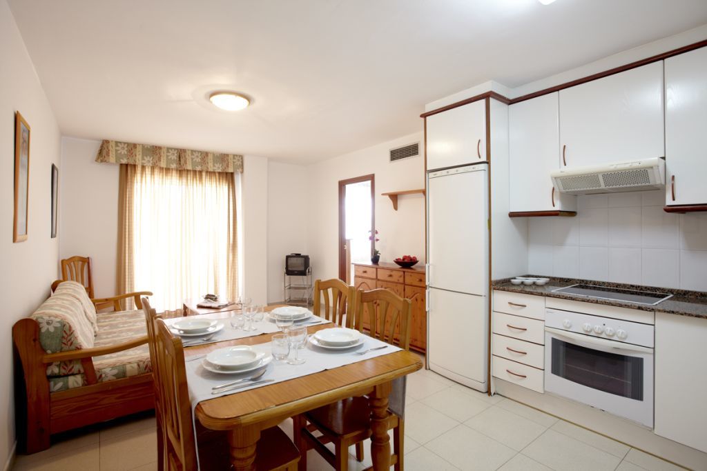 Apartamentos Intersalou Priorat Екстериор снимка